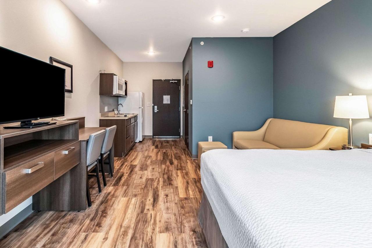 King Studio at WoodSpring Suites Indianapolis Zionsville