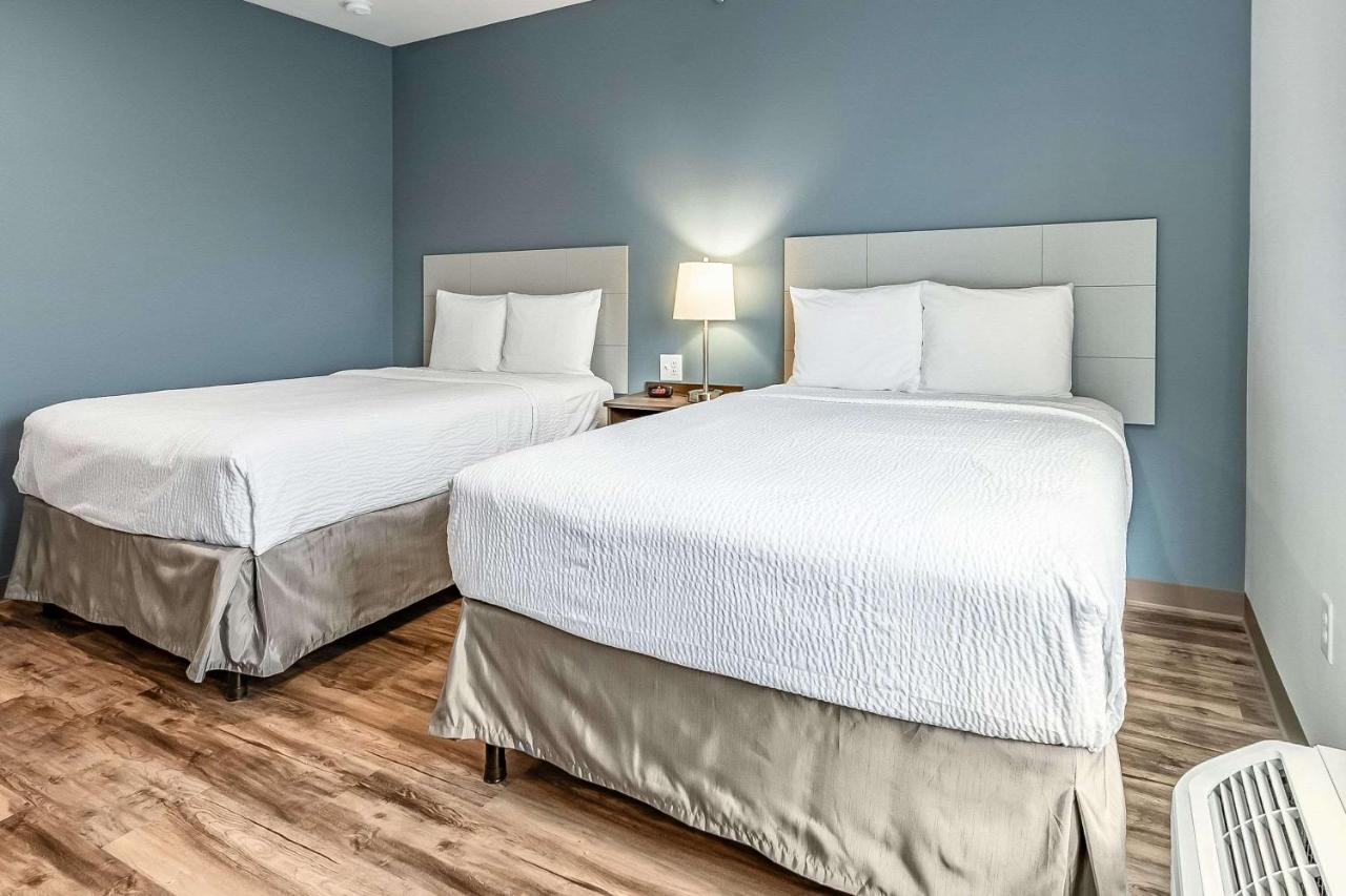 Deluxe Queen Studio  at WoodSpring Suites Indianapolis Zionsville
