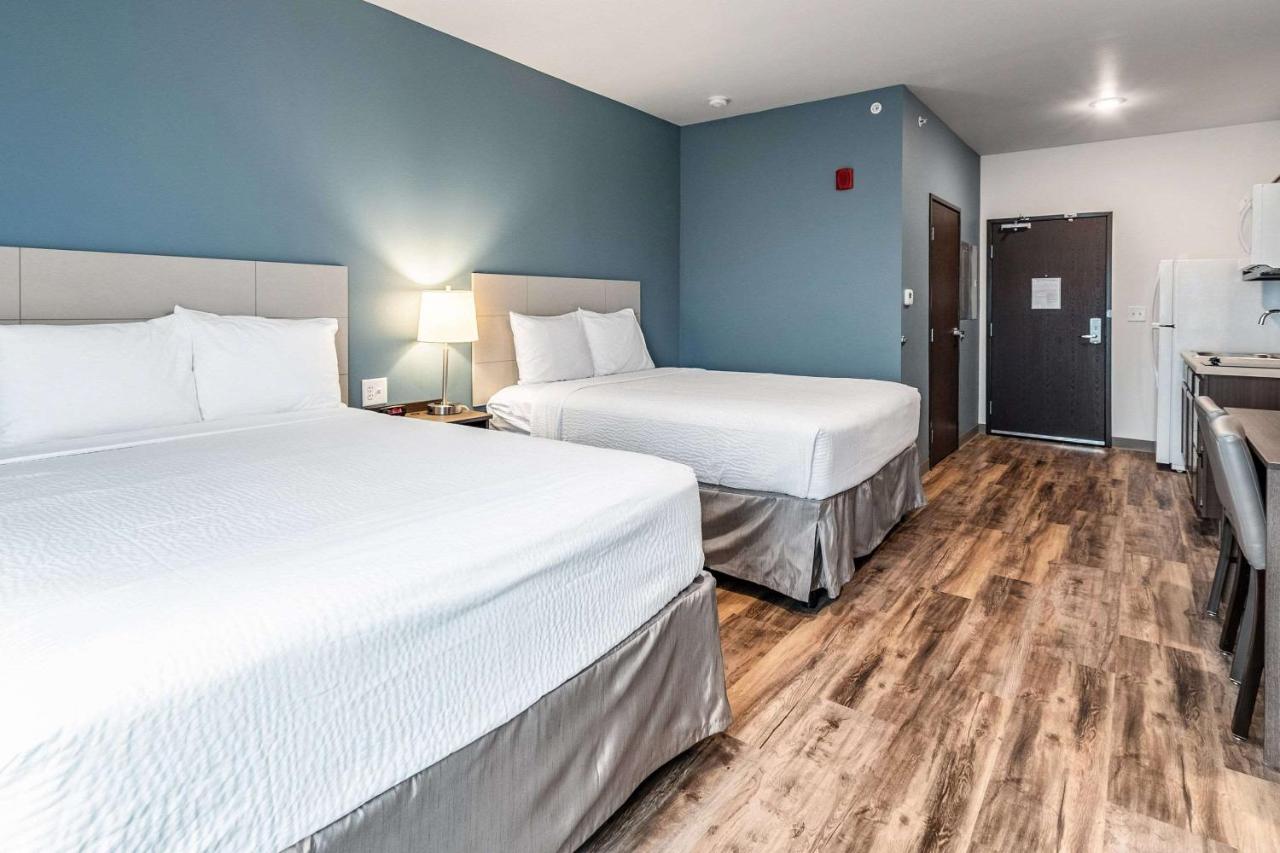 Standard Queen Room with Two Queen Beds - Non-Smoking at WoodSpring Suites Indianapolis Zionsville