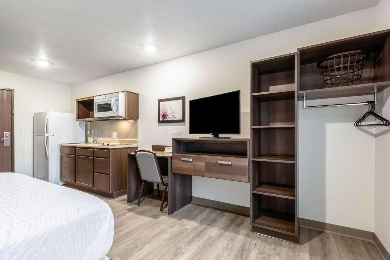 Standard Queen Room - Non-Smoking at WoodSpring Suites Indianapolis Castleton