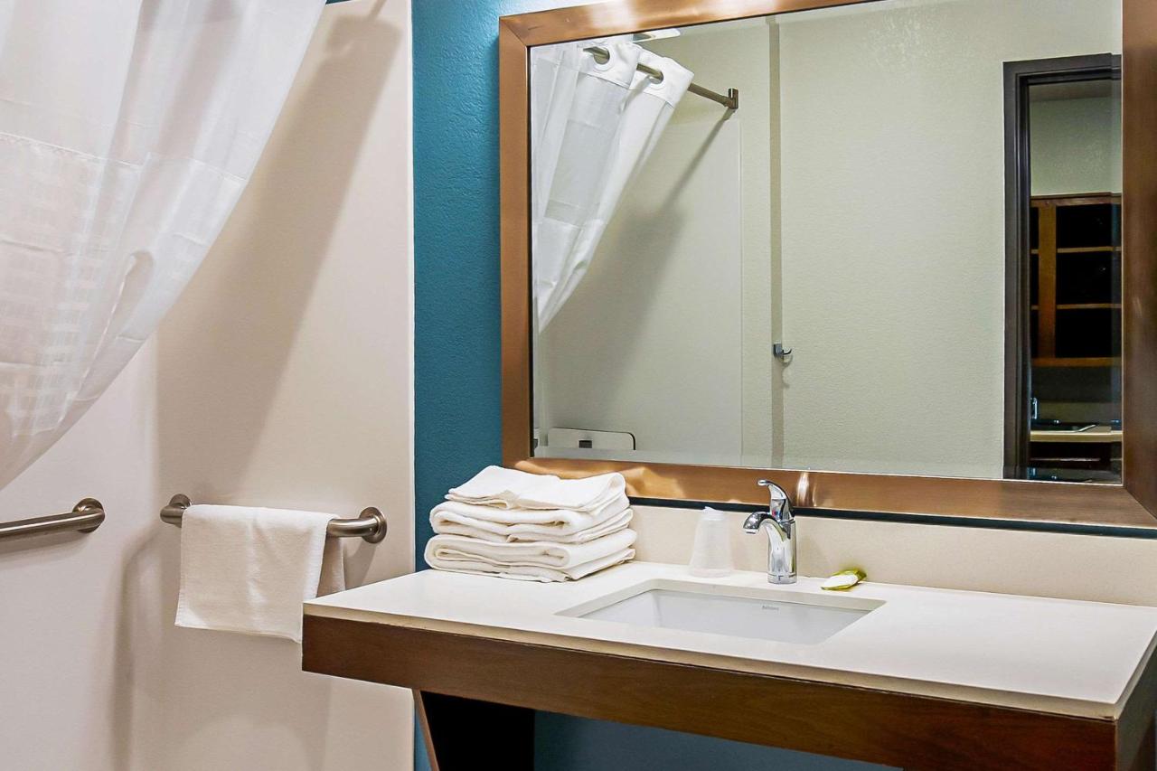 Queen Room with Two Queen Beds - Accessible/Non-Smoking at WoodSpring Suites Reno Sparks