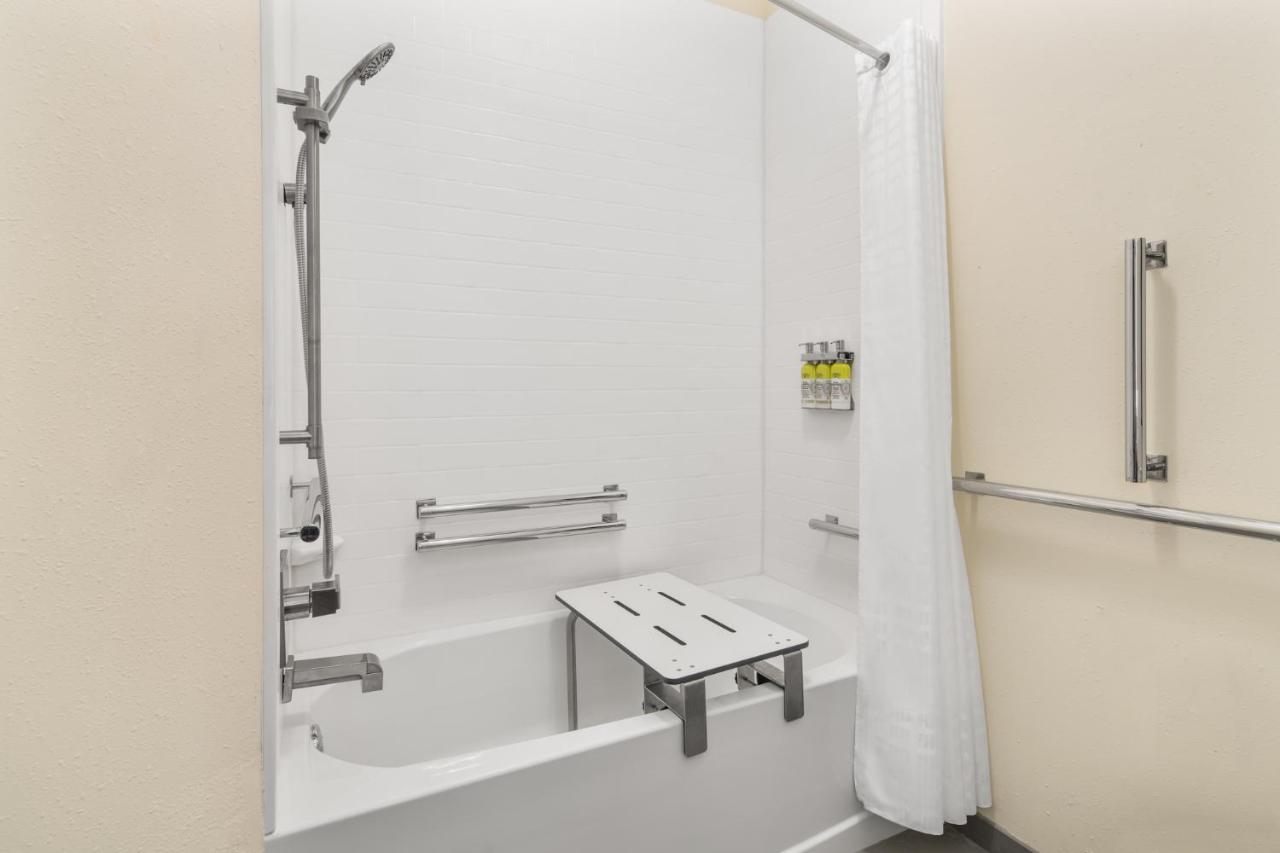 King Studio Suite with Mobility Accessible Tub - Non-Smoking at Candlewood Suites Newnan - Atlanta SW by IHG