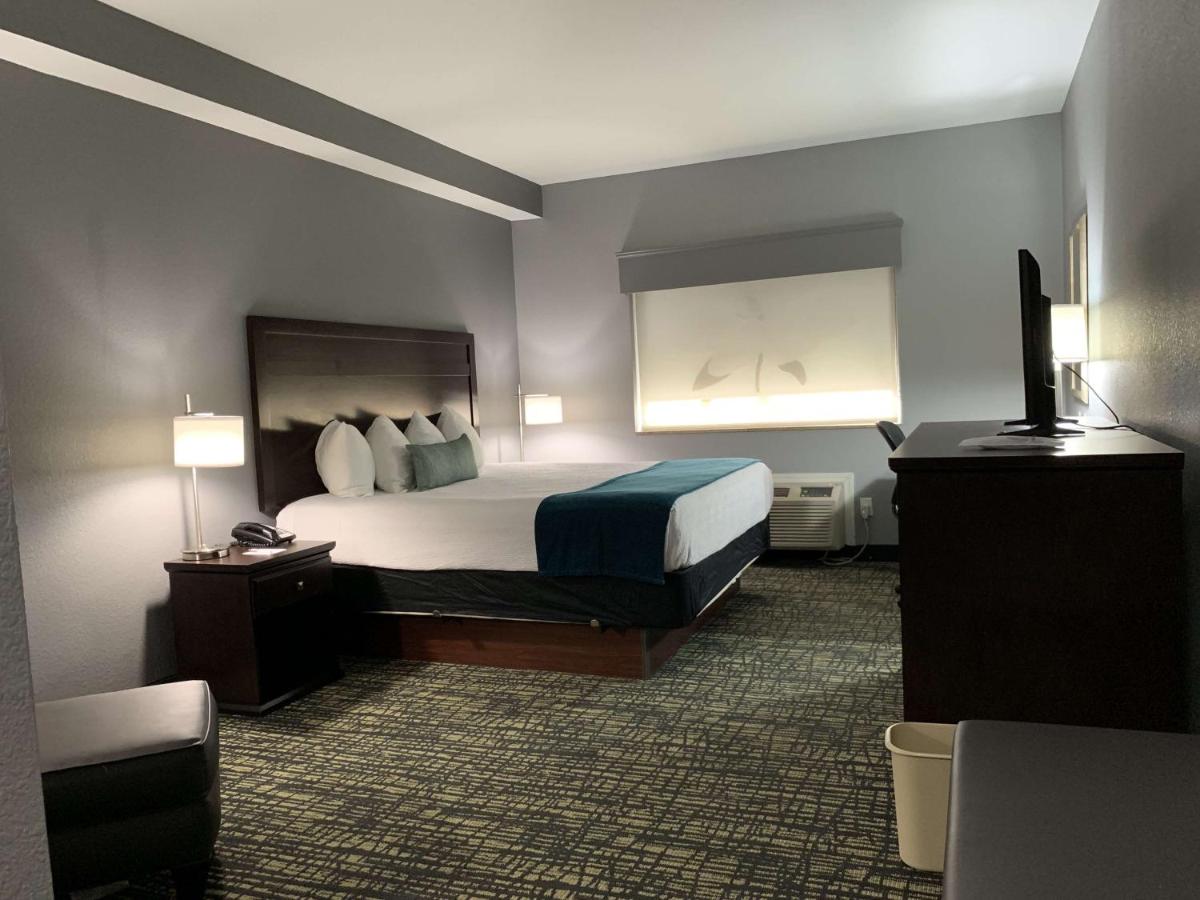 King Room - Non-Smoking at Best Western Plus Olive Branch Hotel & Suites