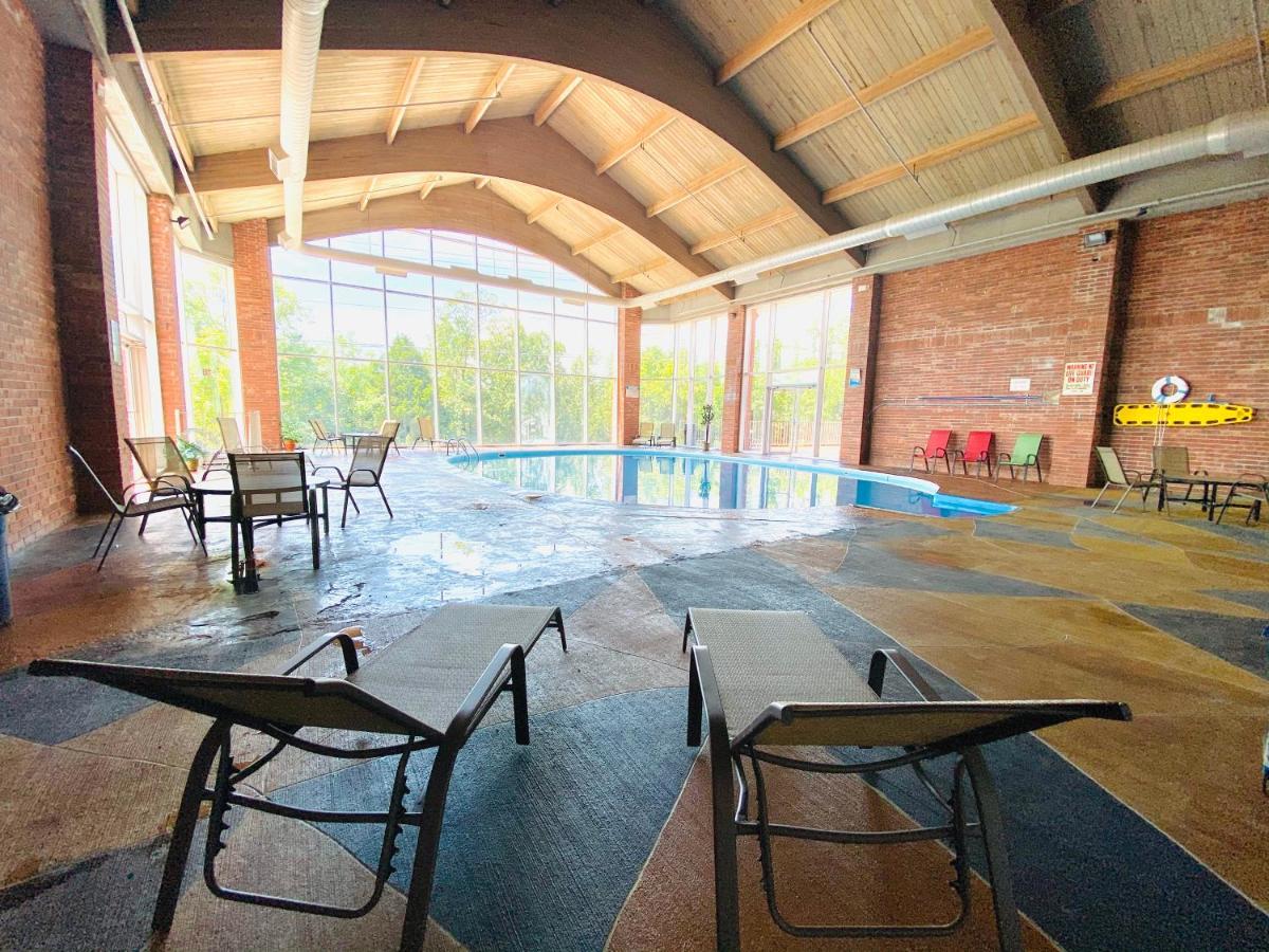 | Southern Oaks Inn Near IMAX