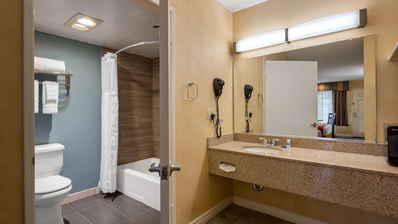 King Room - Non-Smoking at Best Western Palm Garden Inn