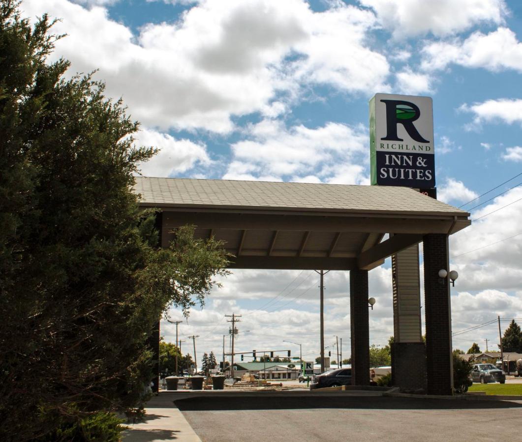 | Richland Inn & Suites