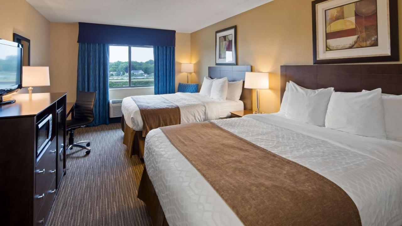 Queen Room with Two Queen Beds - Non-Smoking at Best Western Port Huron Blue Water Bridge