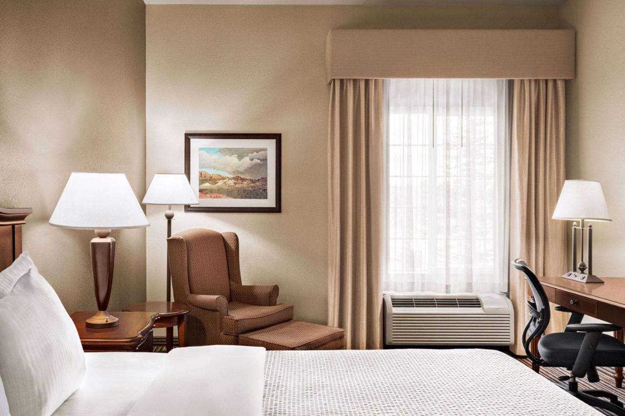 Queen Room - Mobility Access at La Quinta Inn & Suites by Wyndham Trinidad