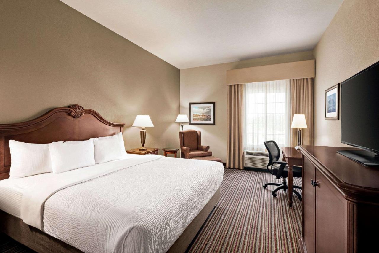 King Room at La Quinta Inn & Suites by Wyndham Trinidad