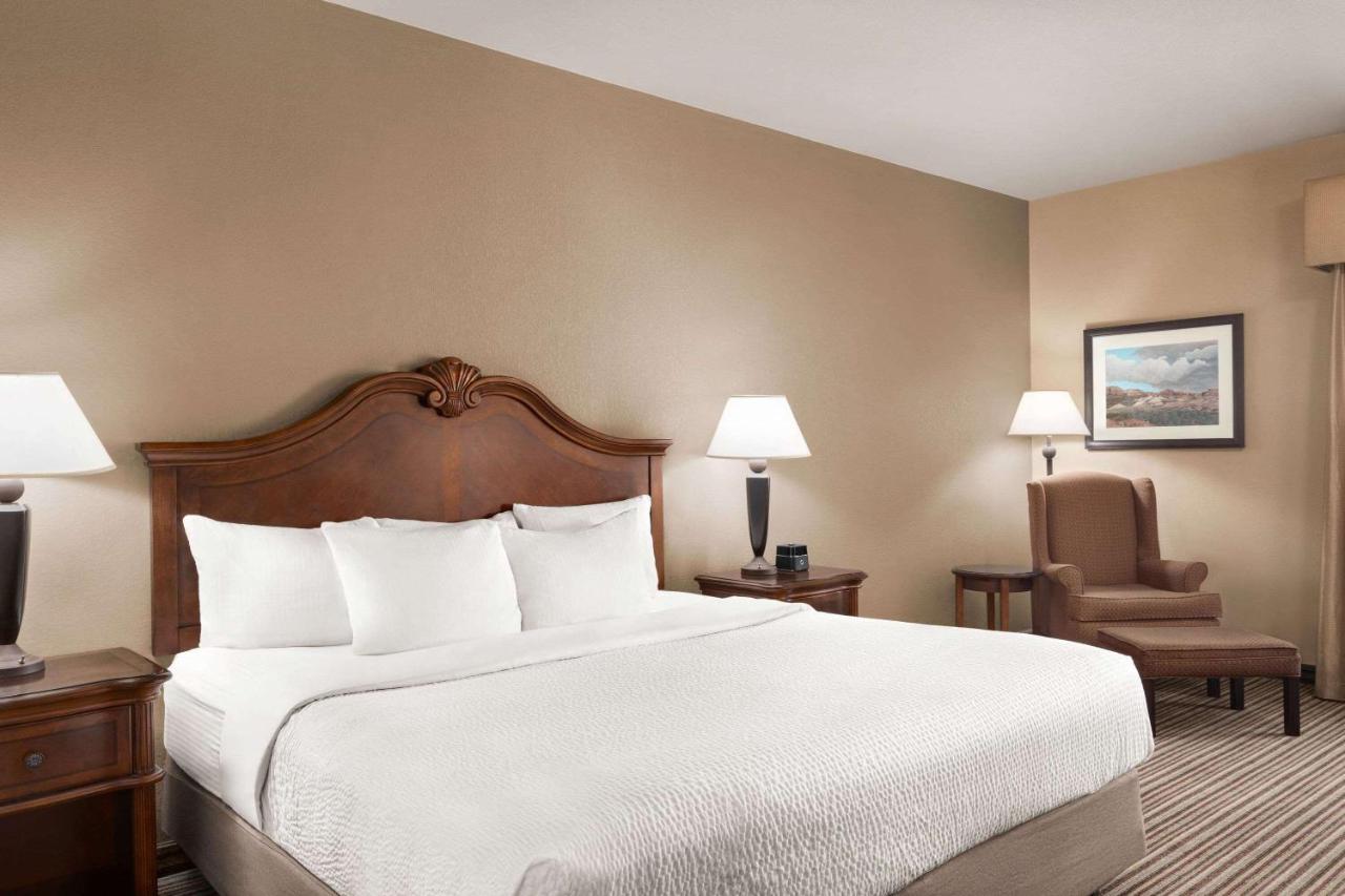 Executive King Room at La Quinta Inn & Suites by Wyndham Trinidad