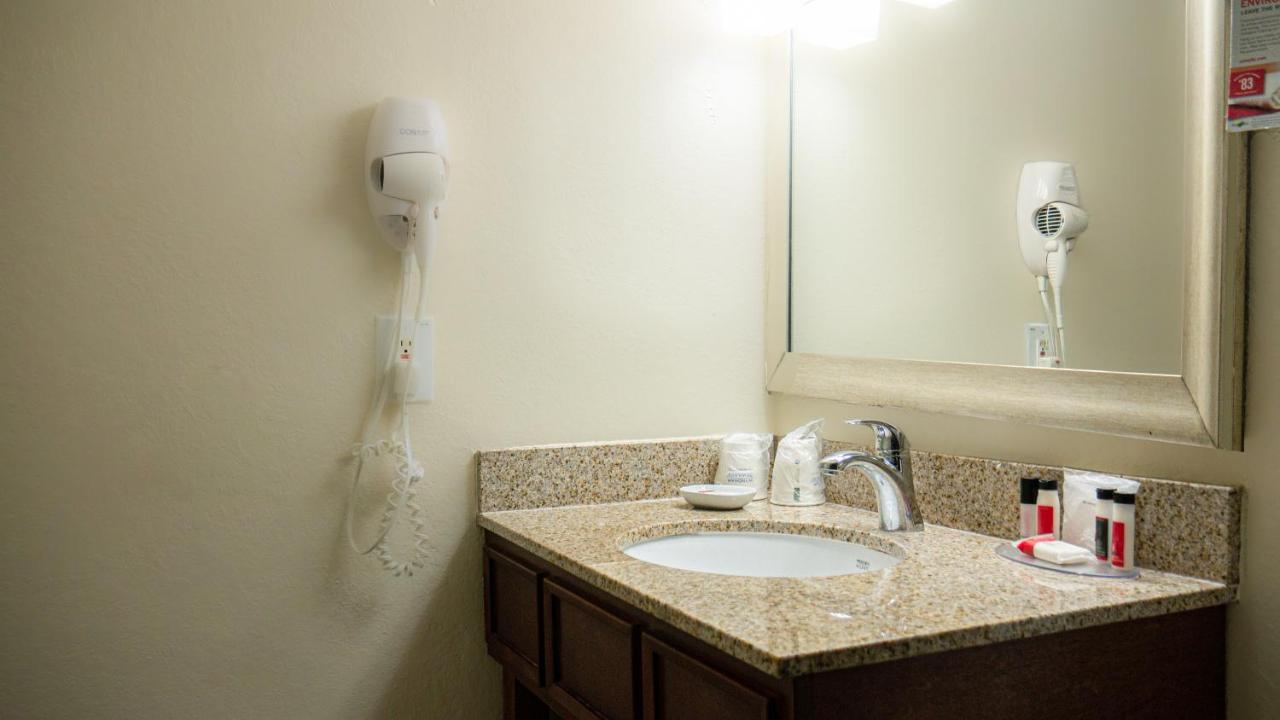 King Bed, Oceanfront View, Non-Smoking at Ramada Plaza by Wyndham Marco Polo Beach Resort