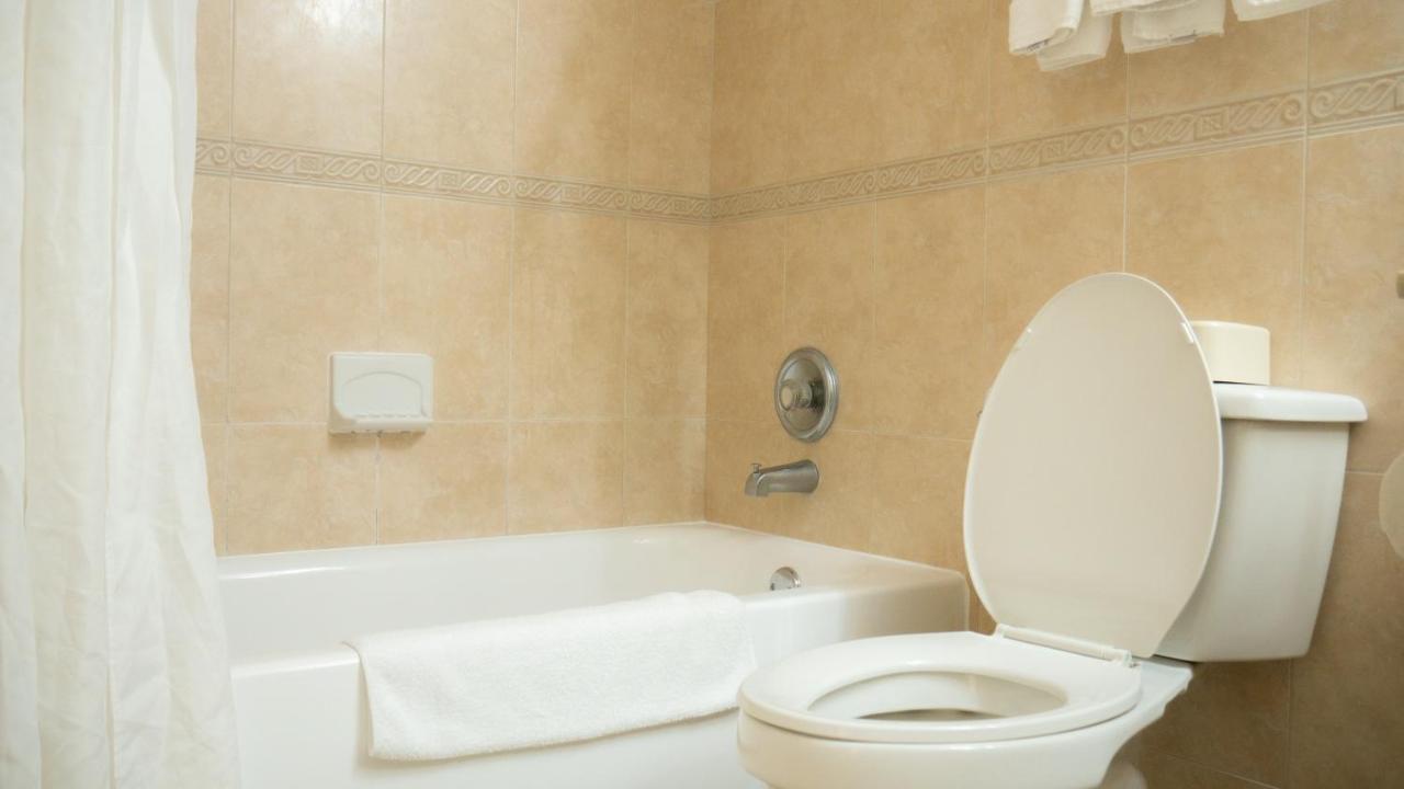 2 Queen Beds, Deluxe Room, Partial View, Kitchenette, Non-Smoking at Ramada Plaza by Wyndham Marco Polo Beach Resort