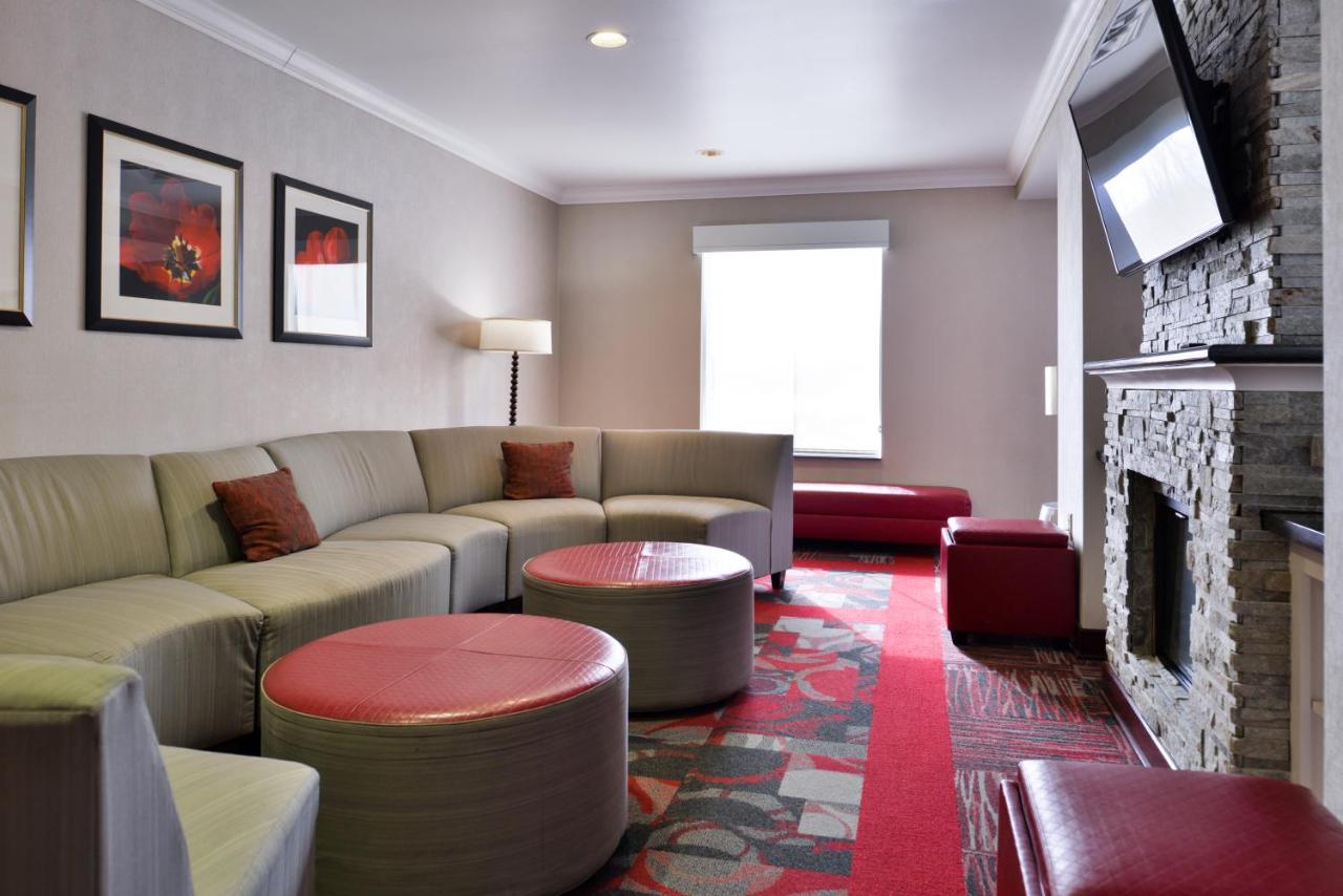 | Holiday Inn Express Canandaigua, an IHG Hotel