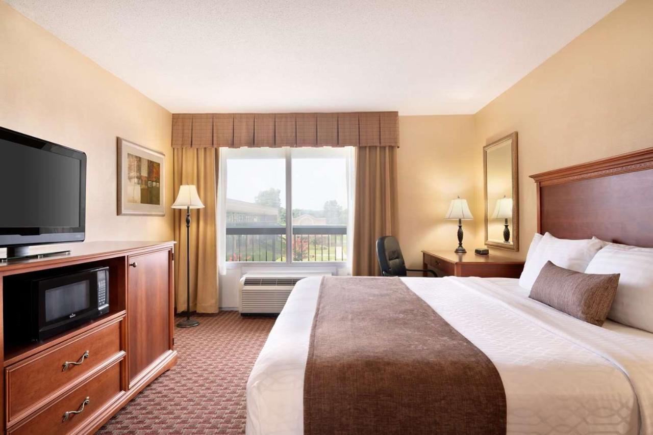 King Room with Sofa Bed - Non-Smoking at Baymont by Wyndham Culpeper