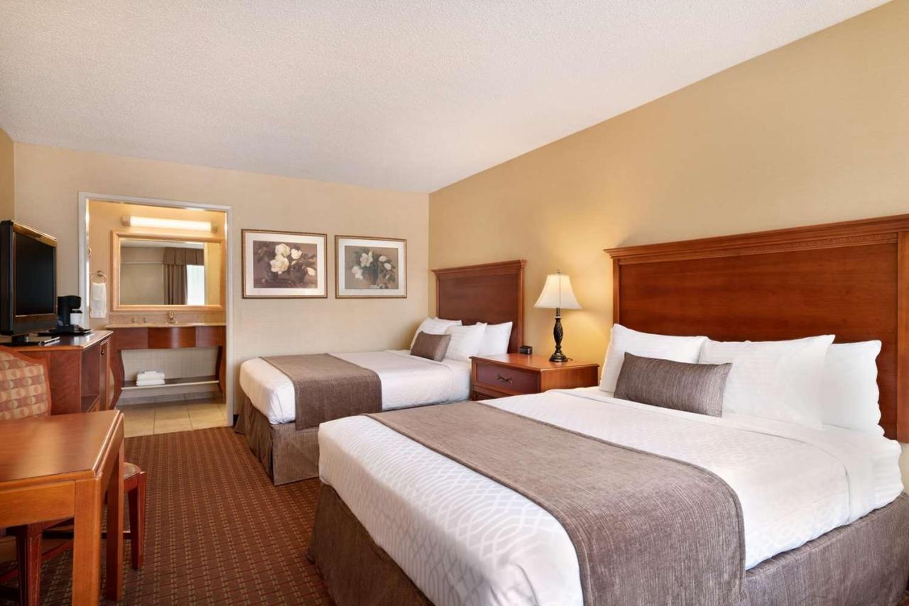 Queen Room with Two Queen Beds - Smoking Room at Baymont by Wyndham Culpeper