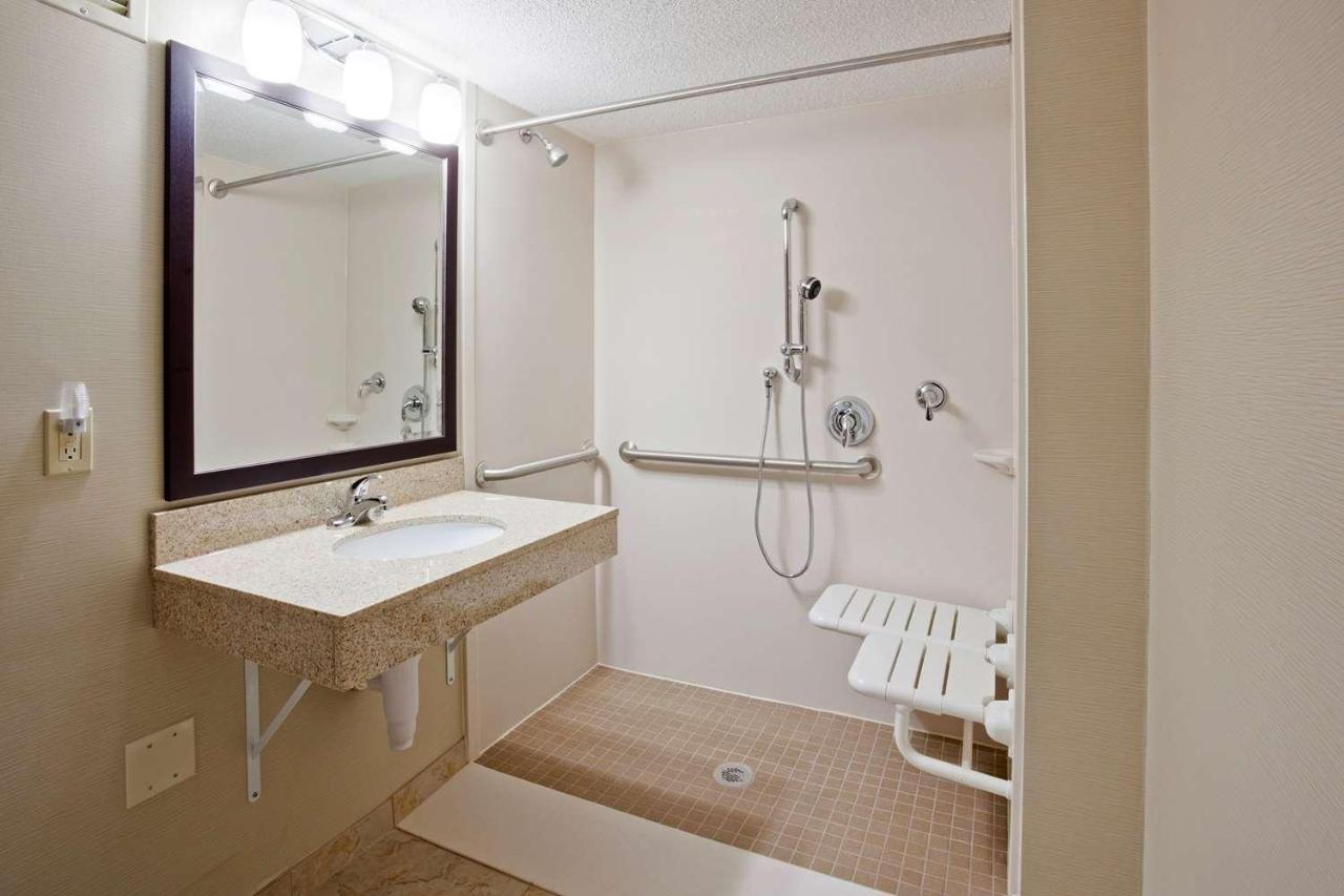 Queen Room with Two Queen Beds - Disability Access at Best Western Plus St. Paul North/Shoreview