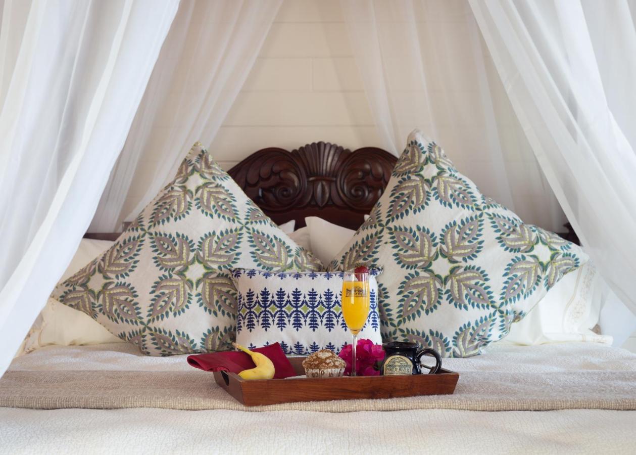 | Port d'Hiver Bed and Breakfast