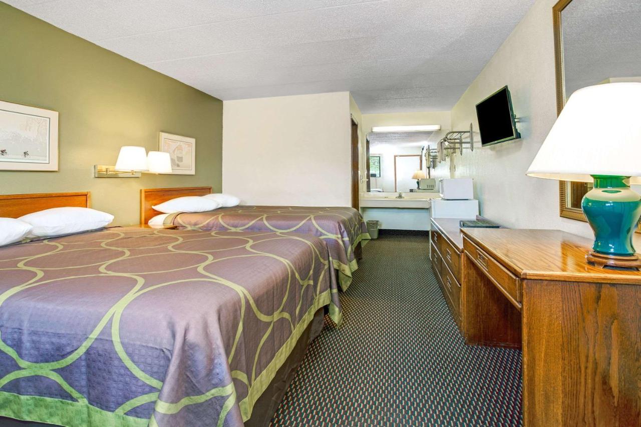 | Super 8 by Wyndham Fort Mitchell Cincinnati Area