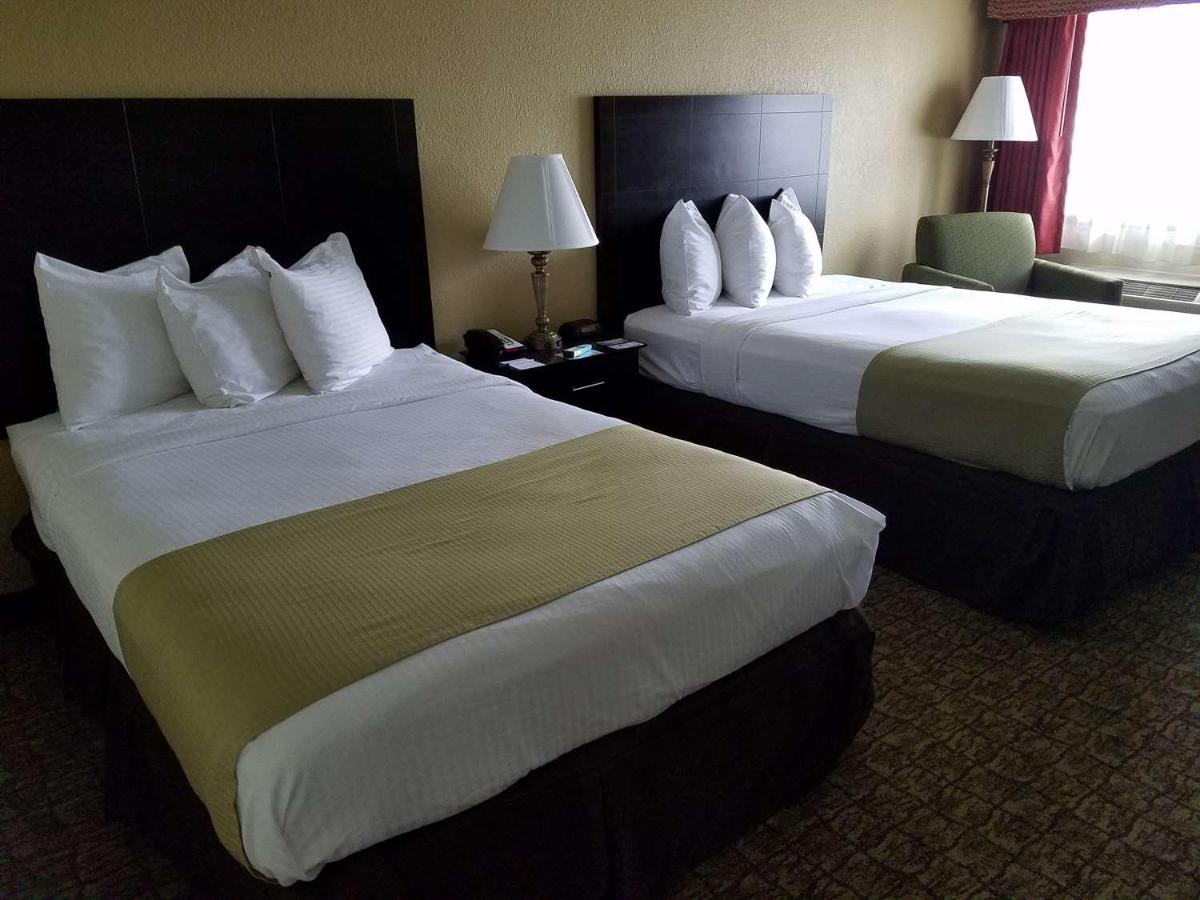  | Best Western Crossroads Inn