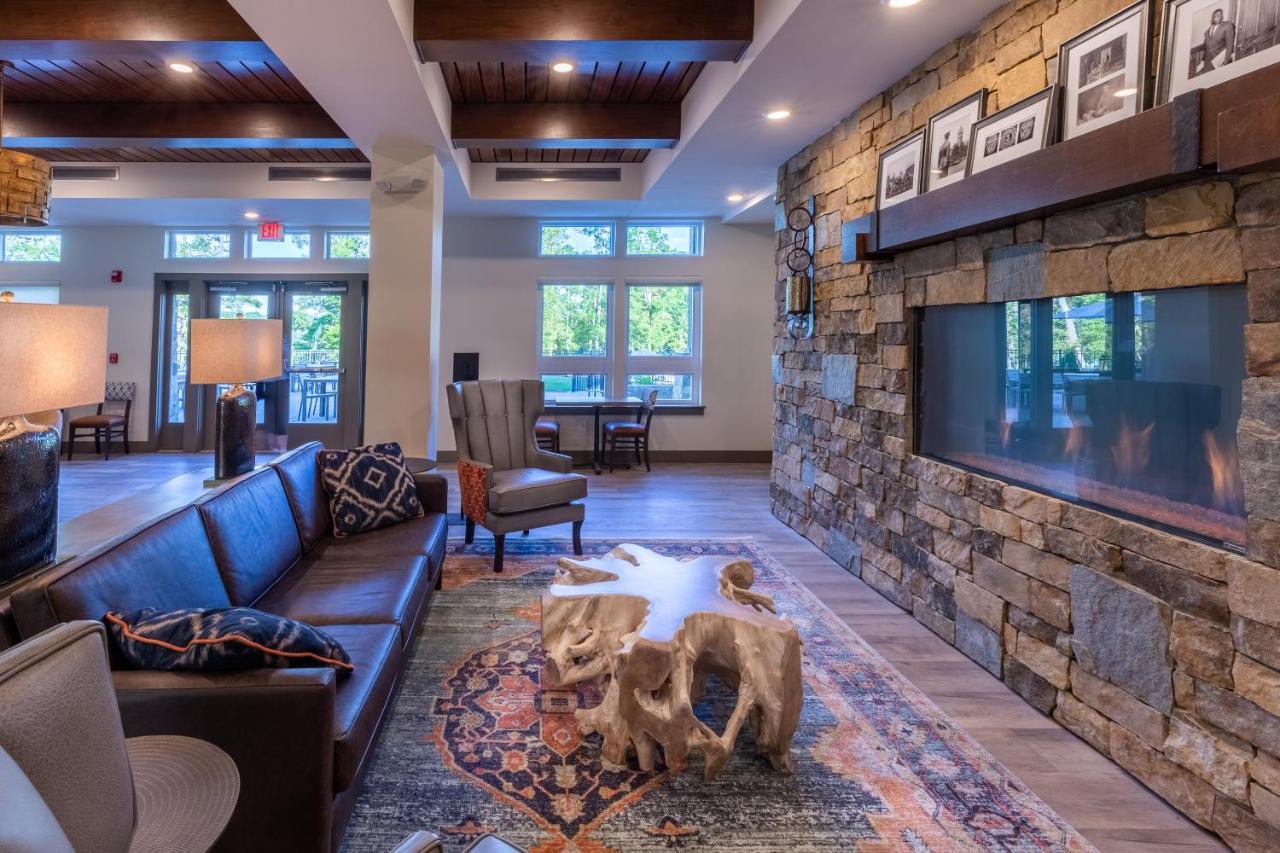 | Lakeside Lodge Clemson