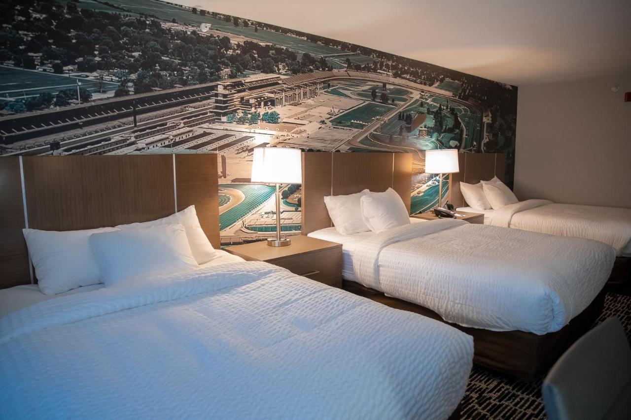 Queen Suite with Two Queen Bed - Non-Smoking at Clarion Pointe Indianapolis Airport