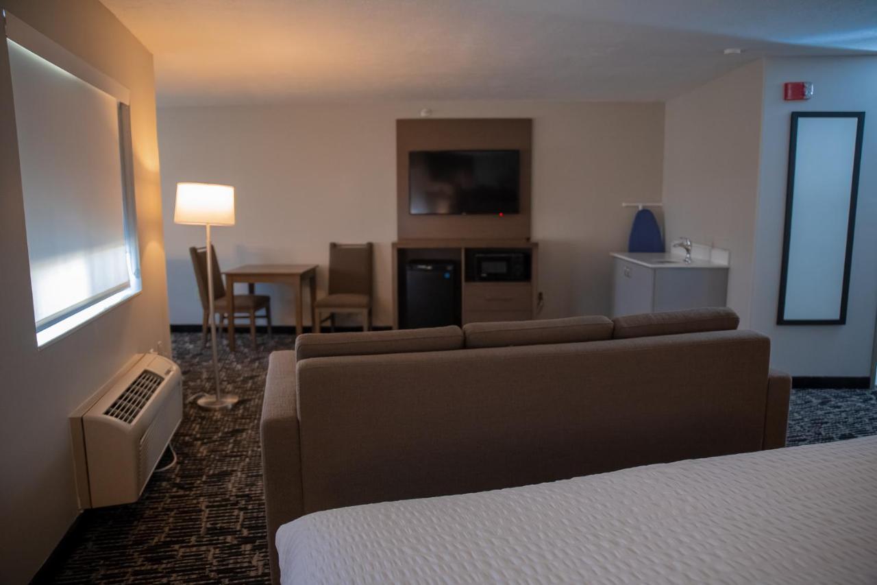 King Room with Sofa Bed - Non-Smoking at Clarion Pointe Indianapolis Airport
