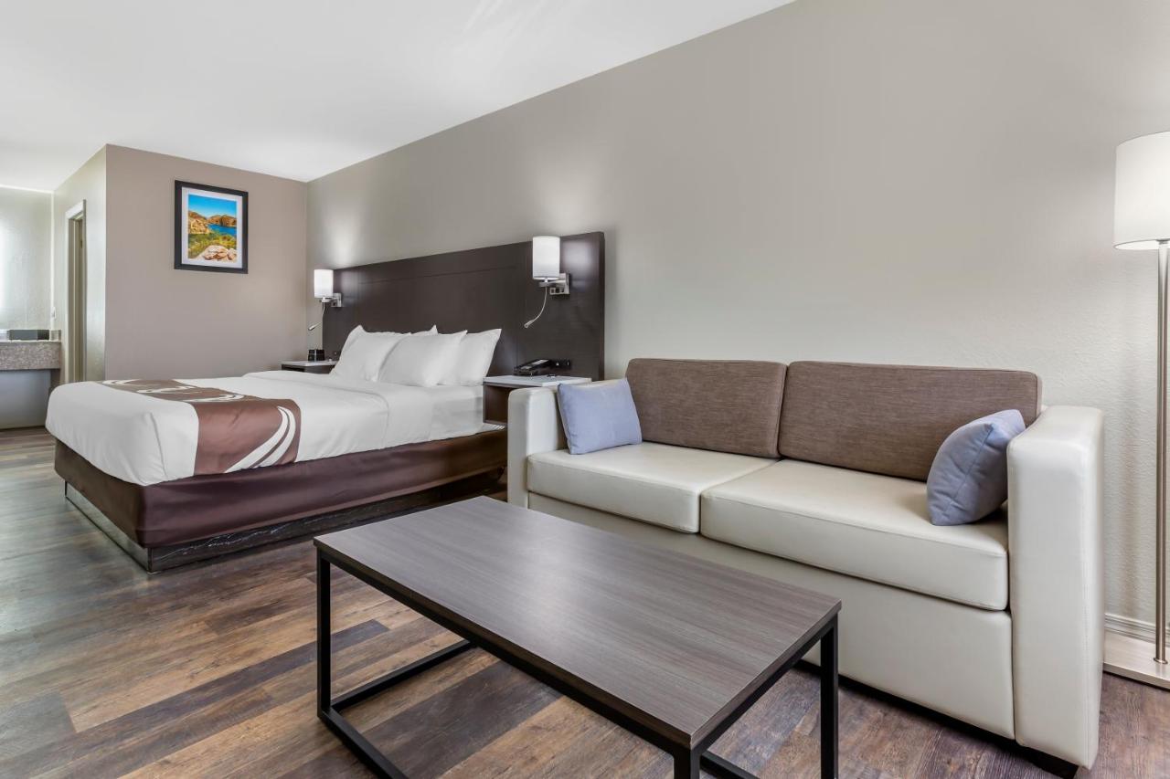 King Room with Roll In Shower - Accessible/Non-Smoking at Quality Inn Show Low