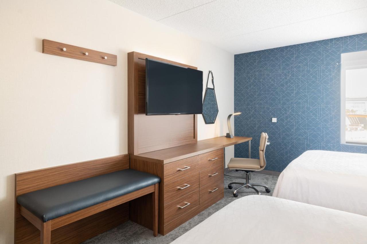  | Holiday Inn Express & Suites Boston - Cambridge
