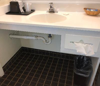  | Roadstar Hotel Zephyrhills