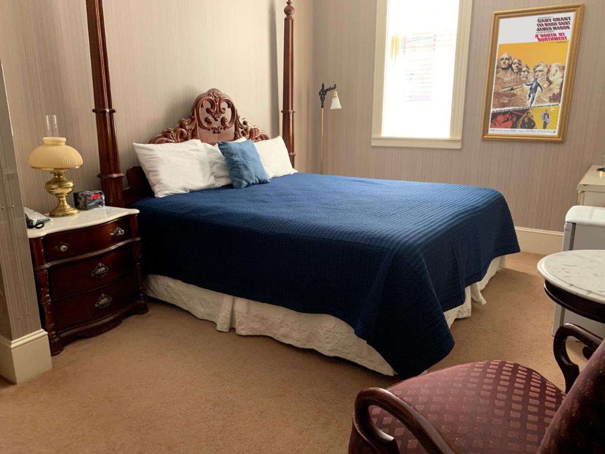 | Celebrity Hotel