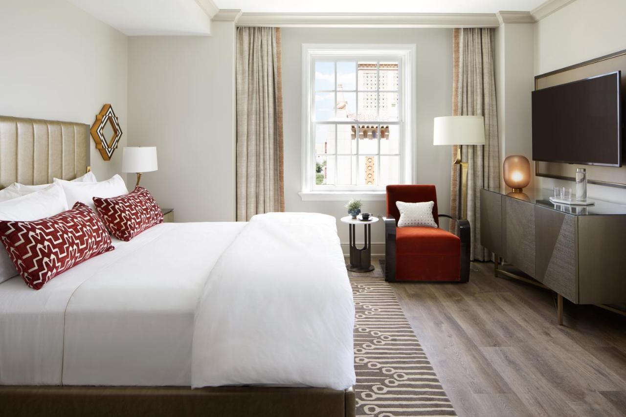 King Room - Disability Access at The Plaza Hotel Pioneer Park