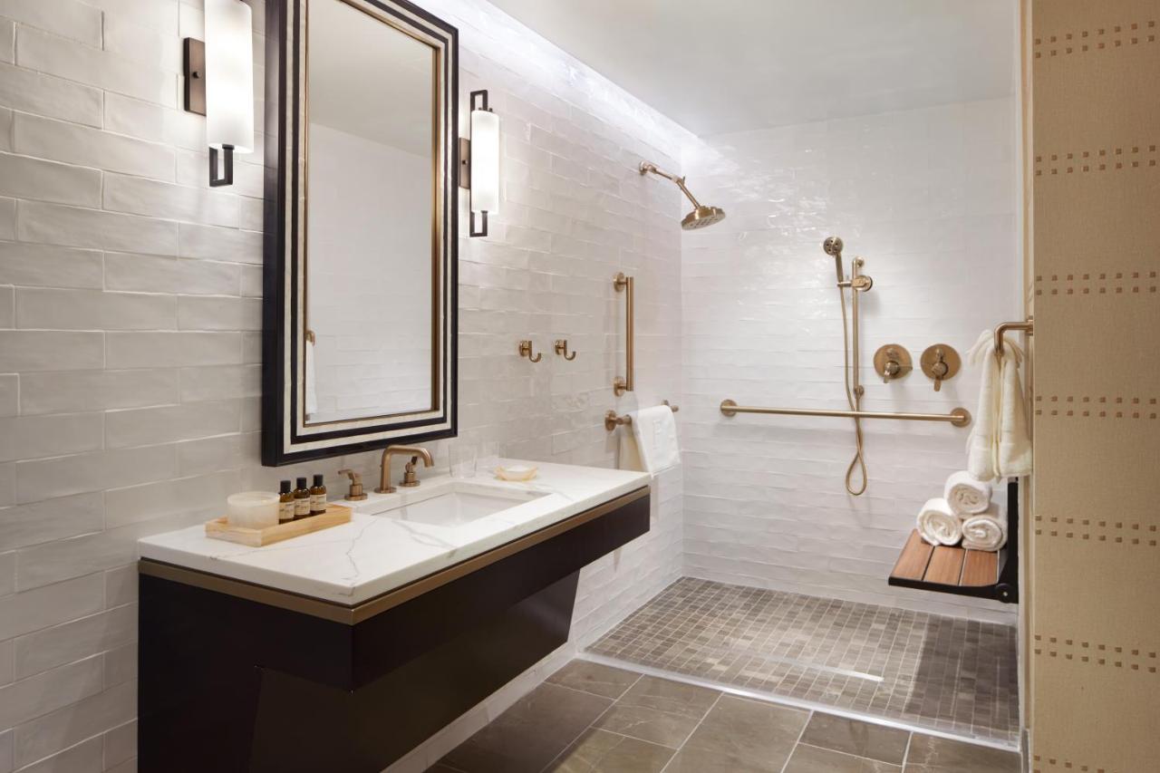 Double or Twin Room - Disability Access at The Plaza Hotel Pioneer Park