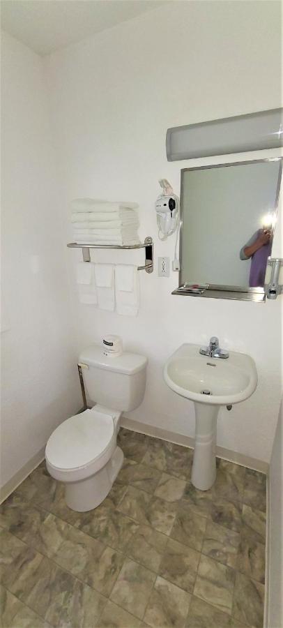 | Blue Coast Inn & Suites