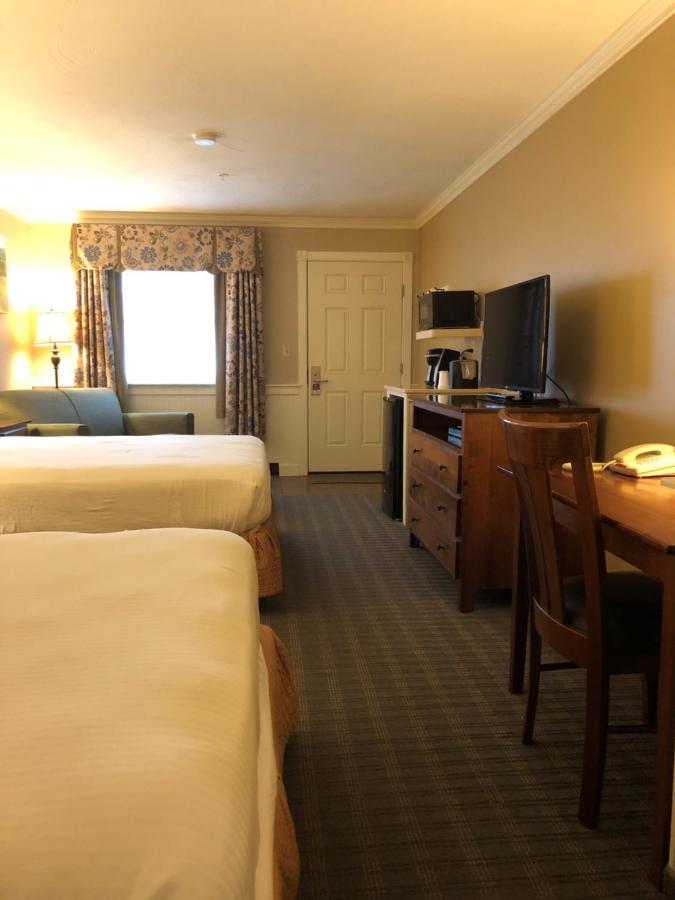 | Bird-in-Hand Family Inn