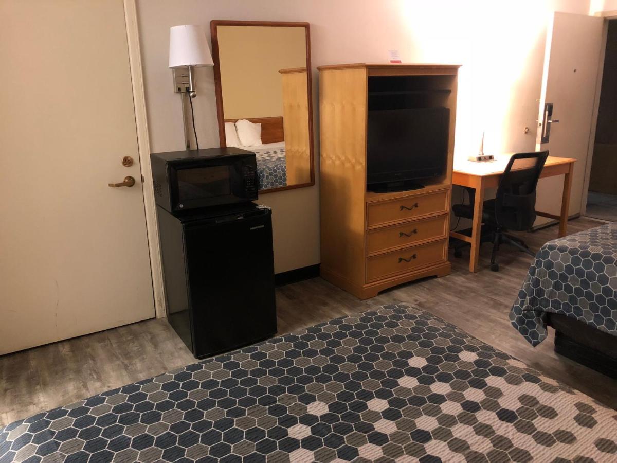 Queen Room with Two Queen Beds - Non-Smoking at Econo Lodge Lordsburg I-10