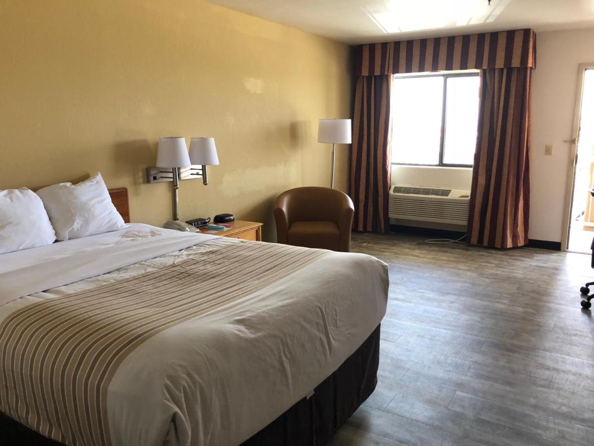 Queen Room - Non-Smoking at Econo Lodge Lordsburg I-10