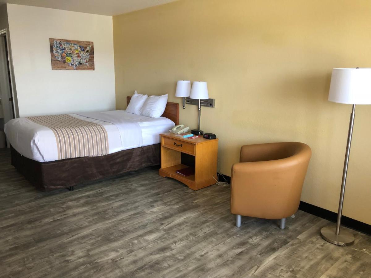 Queen Room - Non-Smoking at Econo Lodge Lordsburg I-10