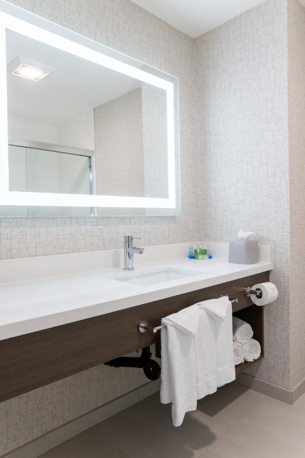 One-Bedroom Queen Suite with Two Queen Beds at Holiday Inn Express San Clemente N – Beach Area by IHG