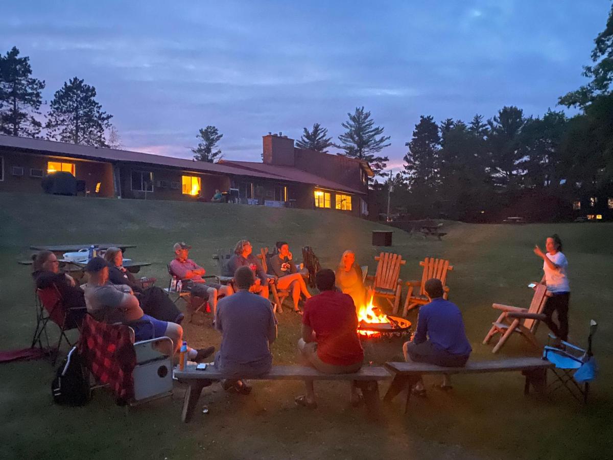  | Hiawatha Lodge Inn