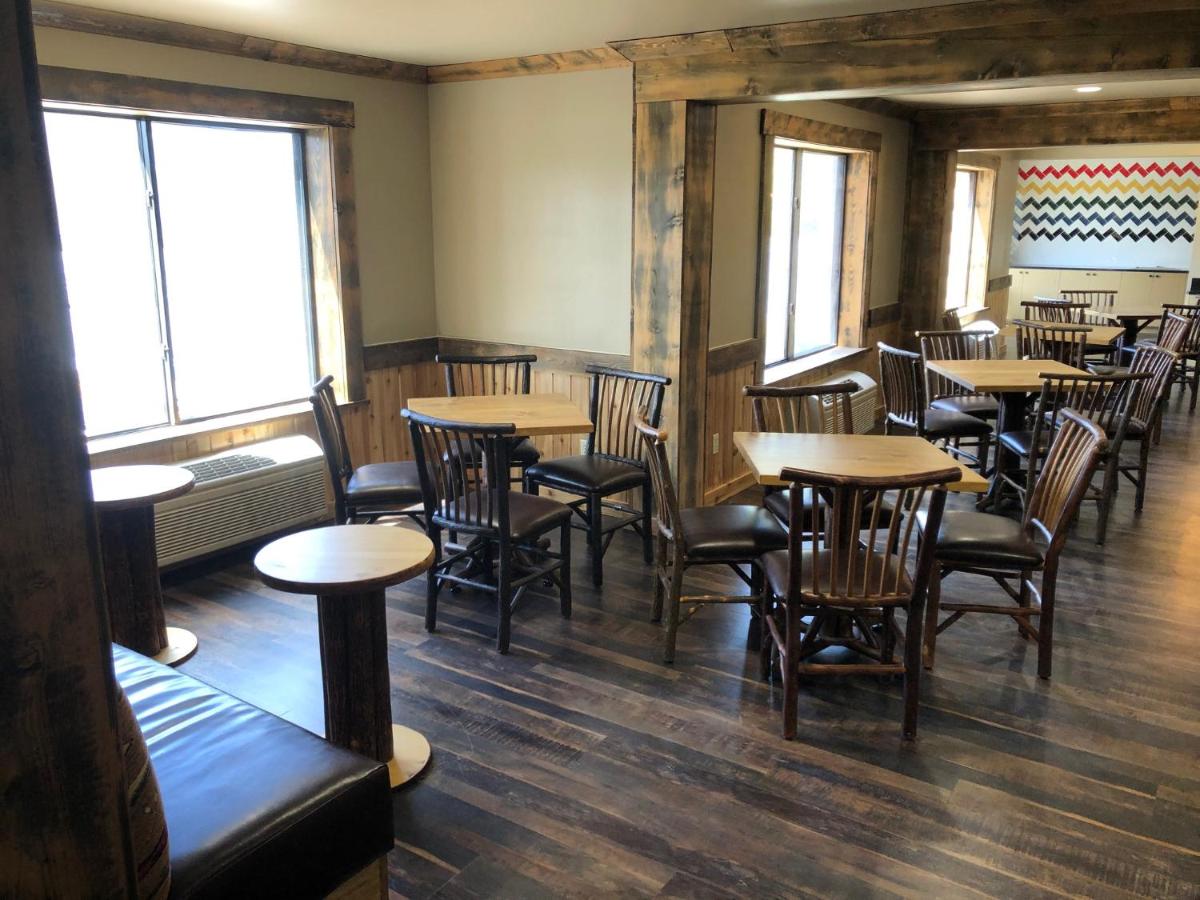  | Clubhouse Inn