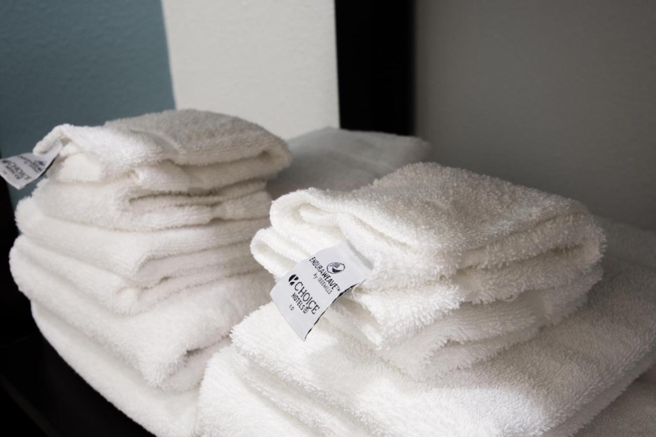 King Room at Sleep Inn & Suites Washington near Peoria