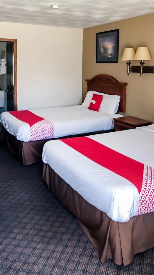 2 Queen Bed Smoking at OYO Hotel Guymon OK US-54
