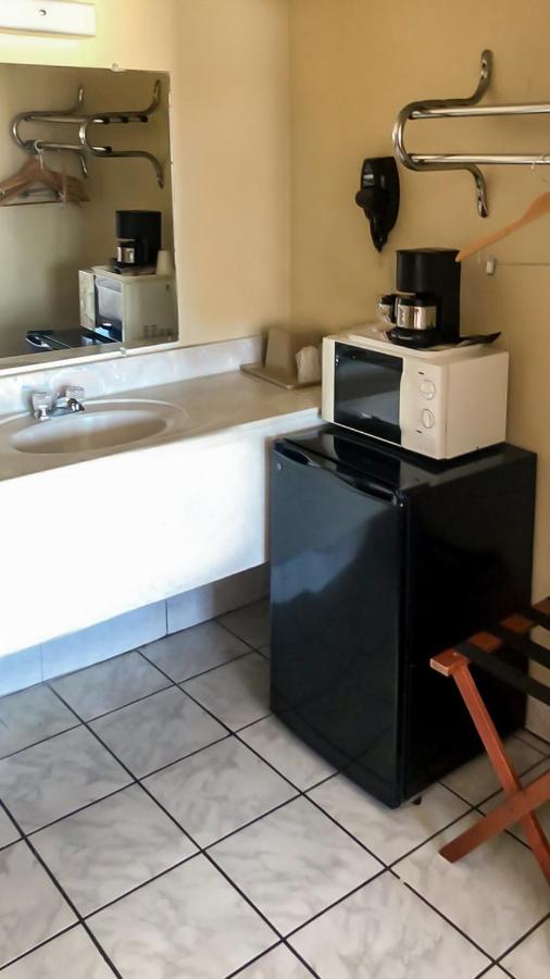 King Room at OYO Hotel Guymon OK US-54