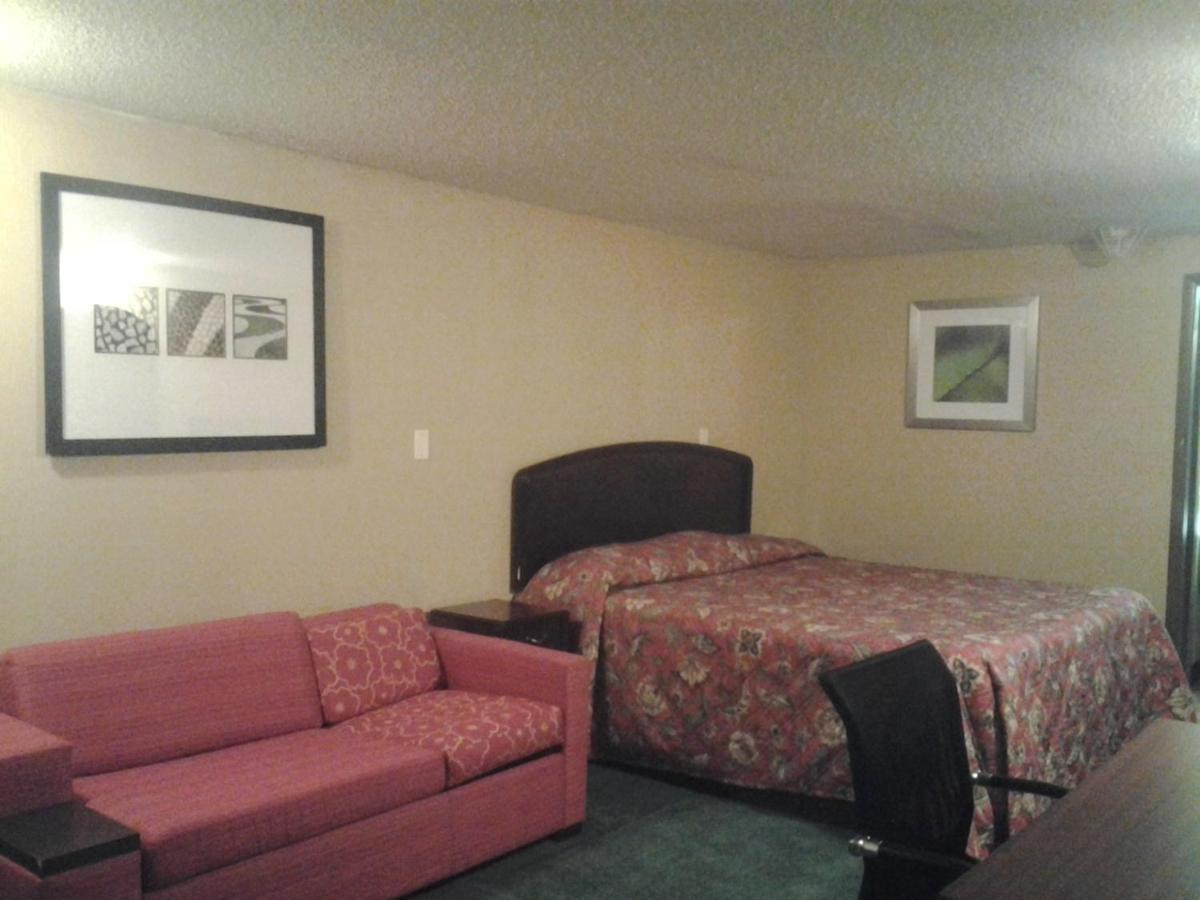 | Xenia Country Inn