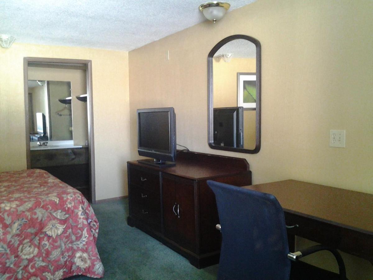 | Xenia Country Inn