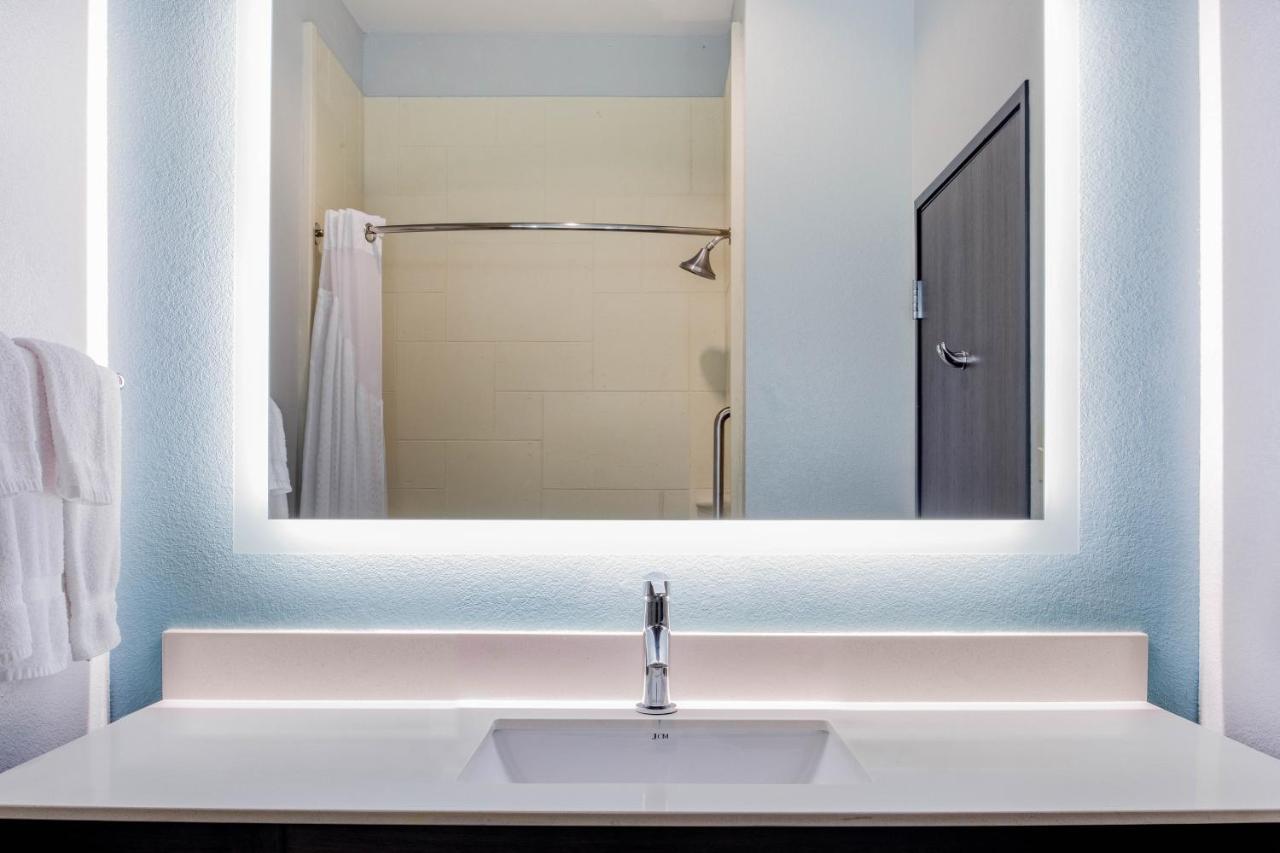 King Room with Roll-In Shower - Mobility/Hearing Accessible - Non-Smoking at La Quinta Inn & Suites by Wyndham Northlake Fort Worth