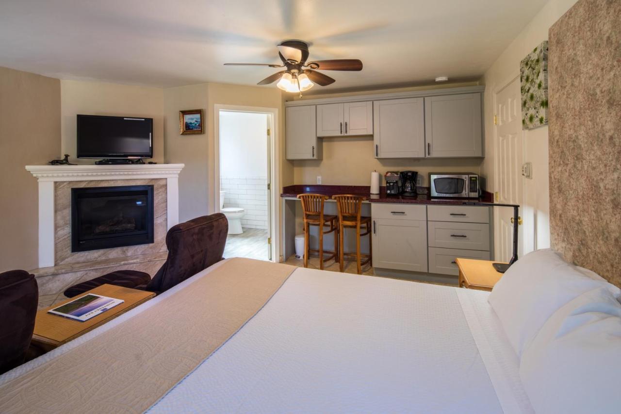 | Andril Fireplace Cottages