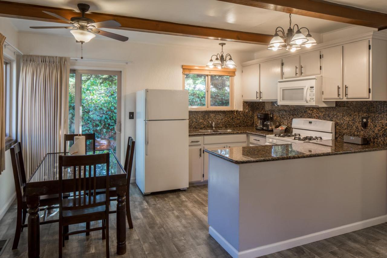 | Andril Fireplace Cottages
