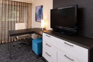 Room #28841713 at Best Western Plus Novato Oaks Inn