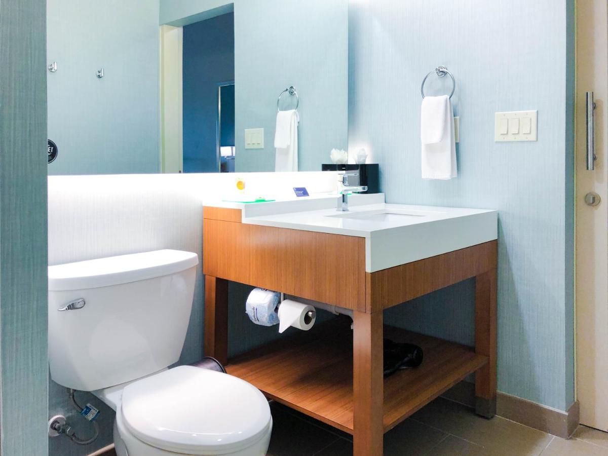 King Suite at Hyatt Place Houston-Northwest / Cy-Fair
